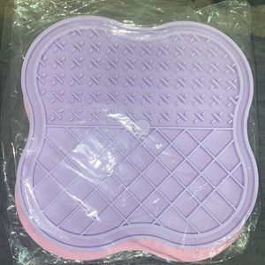NWT Lick Mat for Dogs and Cats